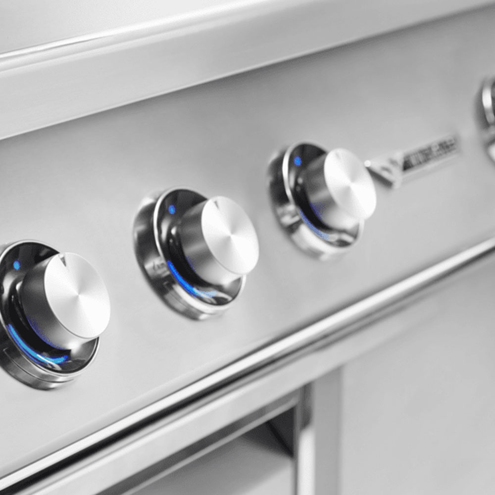 Twin Eagles C Series Built-In Outdoor Gas Grill Highlights - Helpful Illumination
