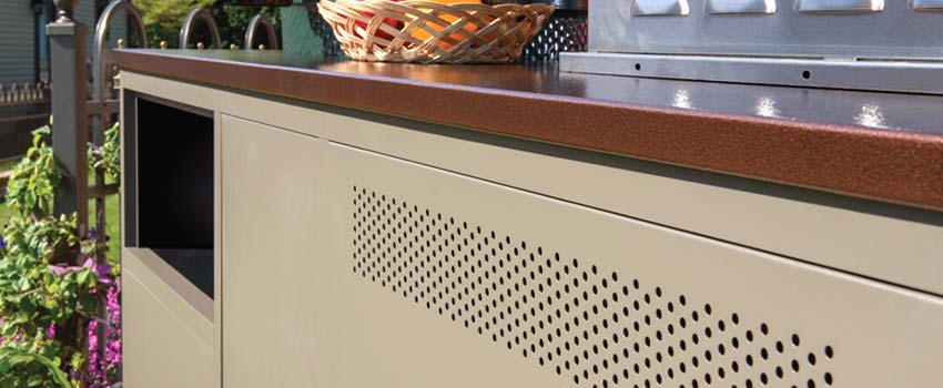 challenger-features-integrated-back-panel