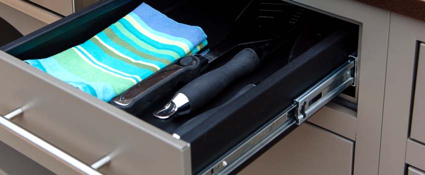challenger-features-powder-coated-textured-black-drawer-boxes