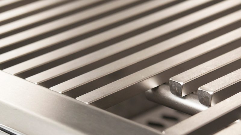 Fire Magic® Aurora Series Built-In Gas Grill With Analog Thermometer Feature - Diamond Sear Cooking Grids