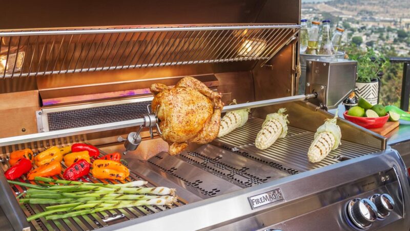 Fire Magic® Echelon Diamond Built-In Gas Grill With Digital Thermometer Lifestyle
